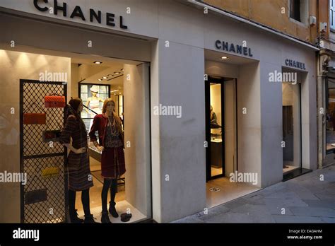 chanel shoe boutique venice italy|Best places to go shopping in Venice .